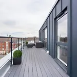 2 Bedroom Penthouse - Large Balcony - Minster View